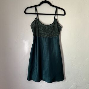 Vintage Victoria’s Secret Dark Green Satin Lace Slip Dress Gold Label Size Small